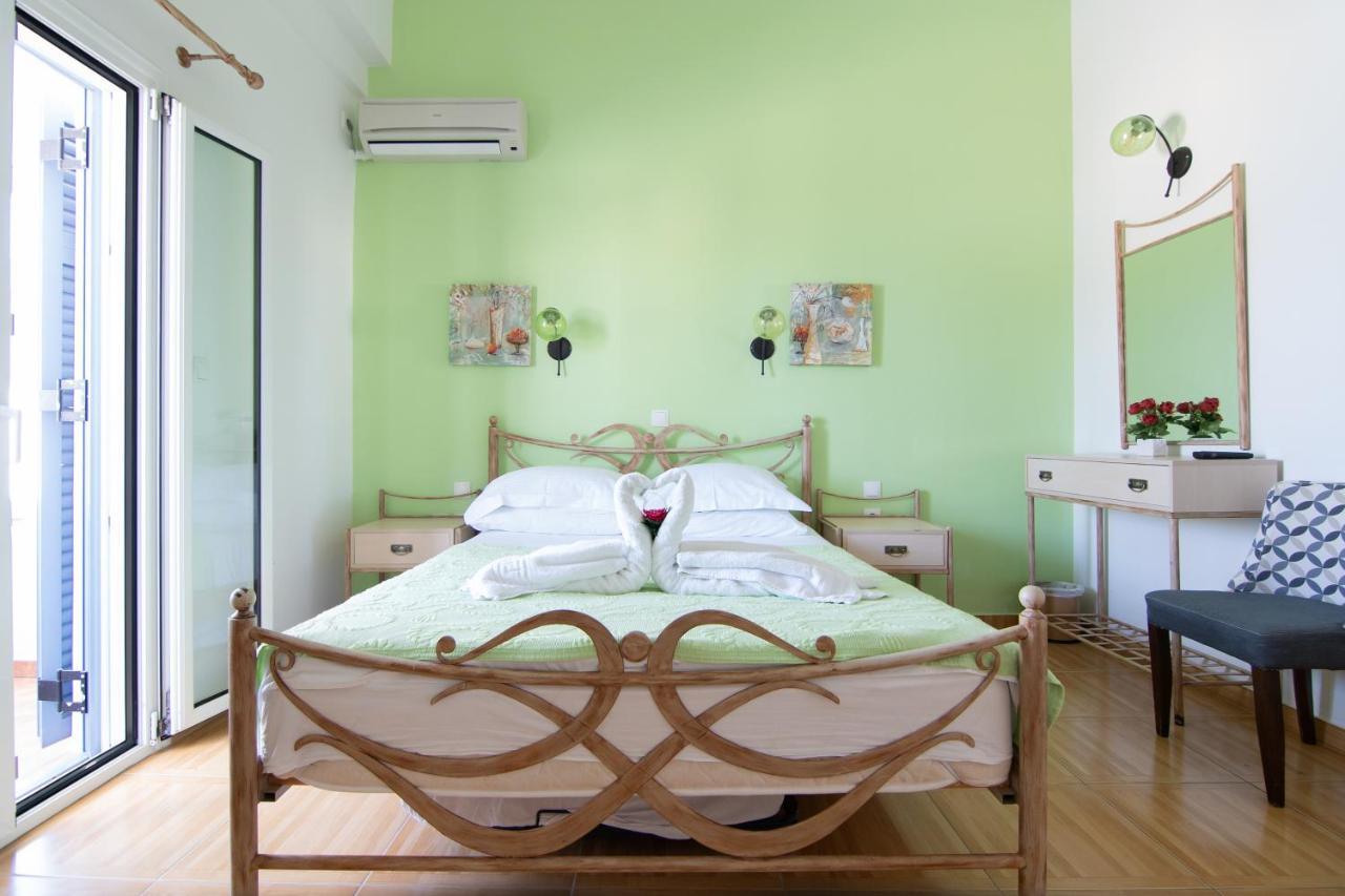 Coralli Rooms & Restaurant Elafonissos Buitenkant foto